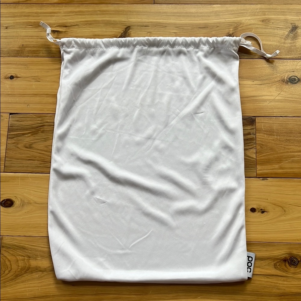 Poc Helmet White Drawstring Bag ($2 in bundle)